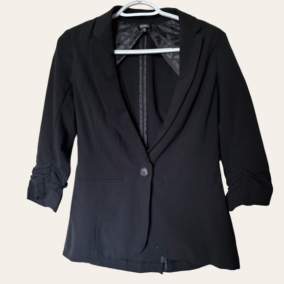 XOXO Black Suit Size Small - Picture 1 of 4
